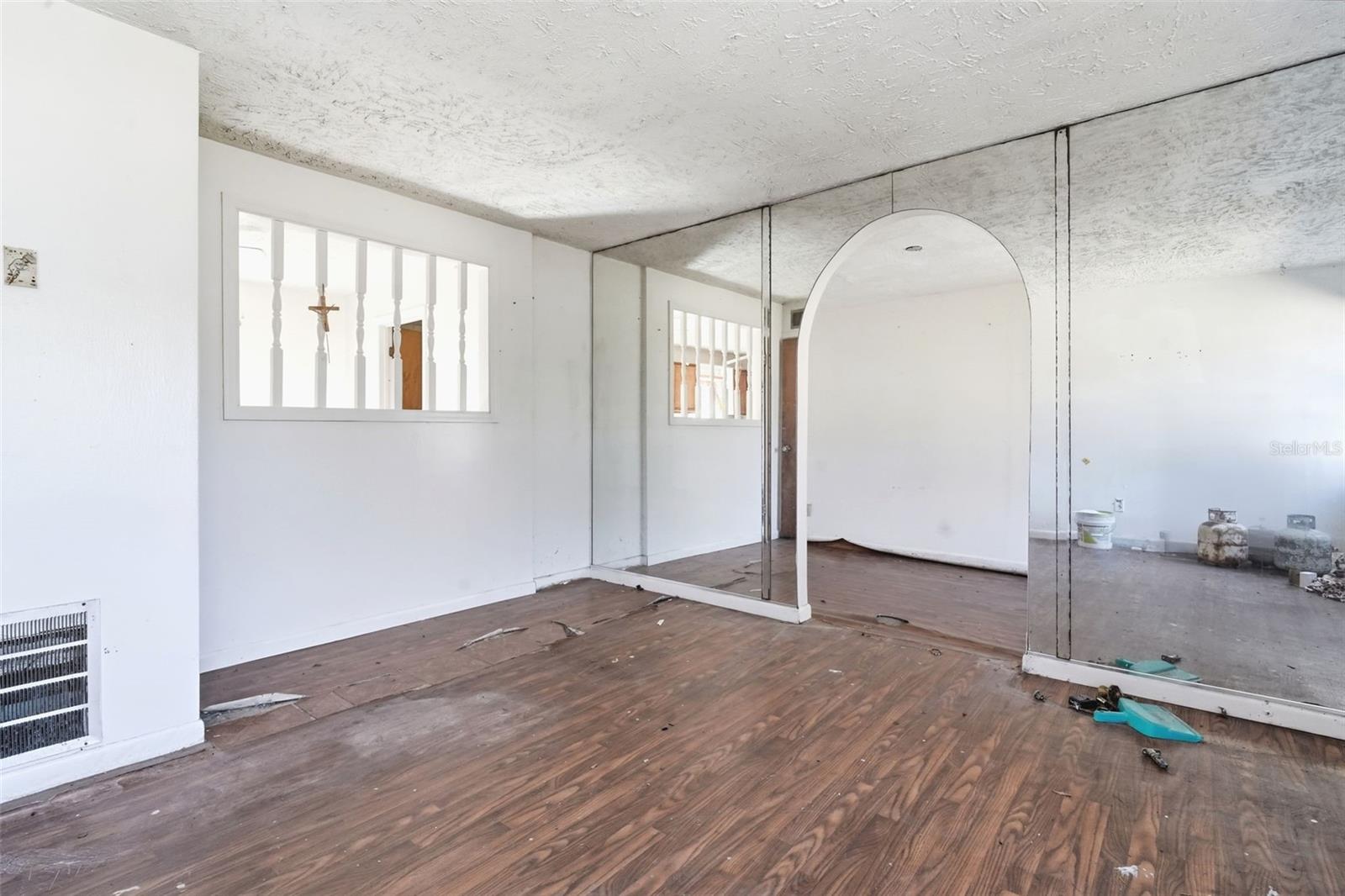 CANDLELIGHT OAKS - Residential