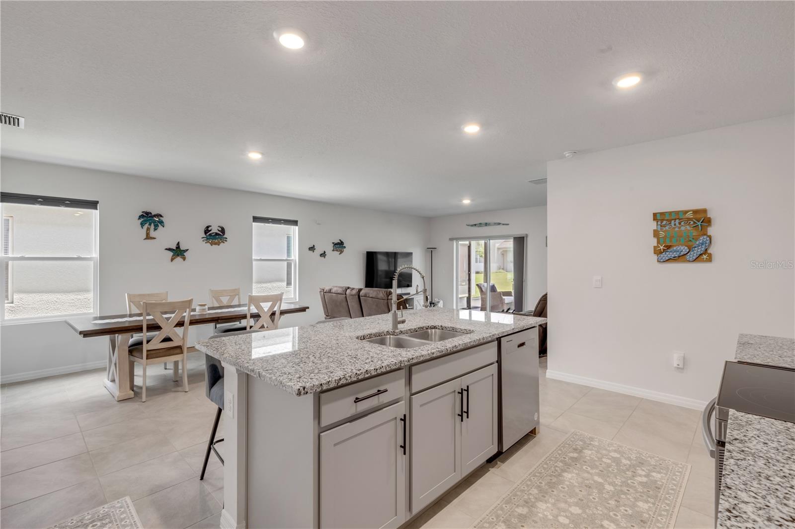 PALMS PH 3 - Residential