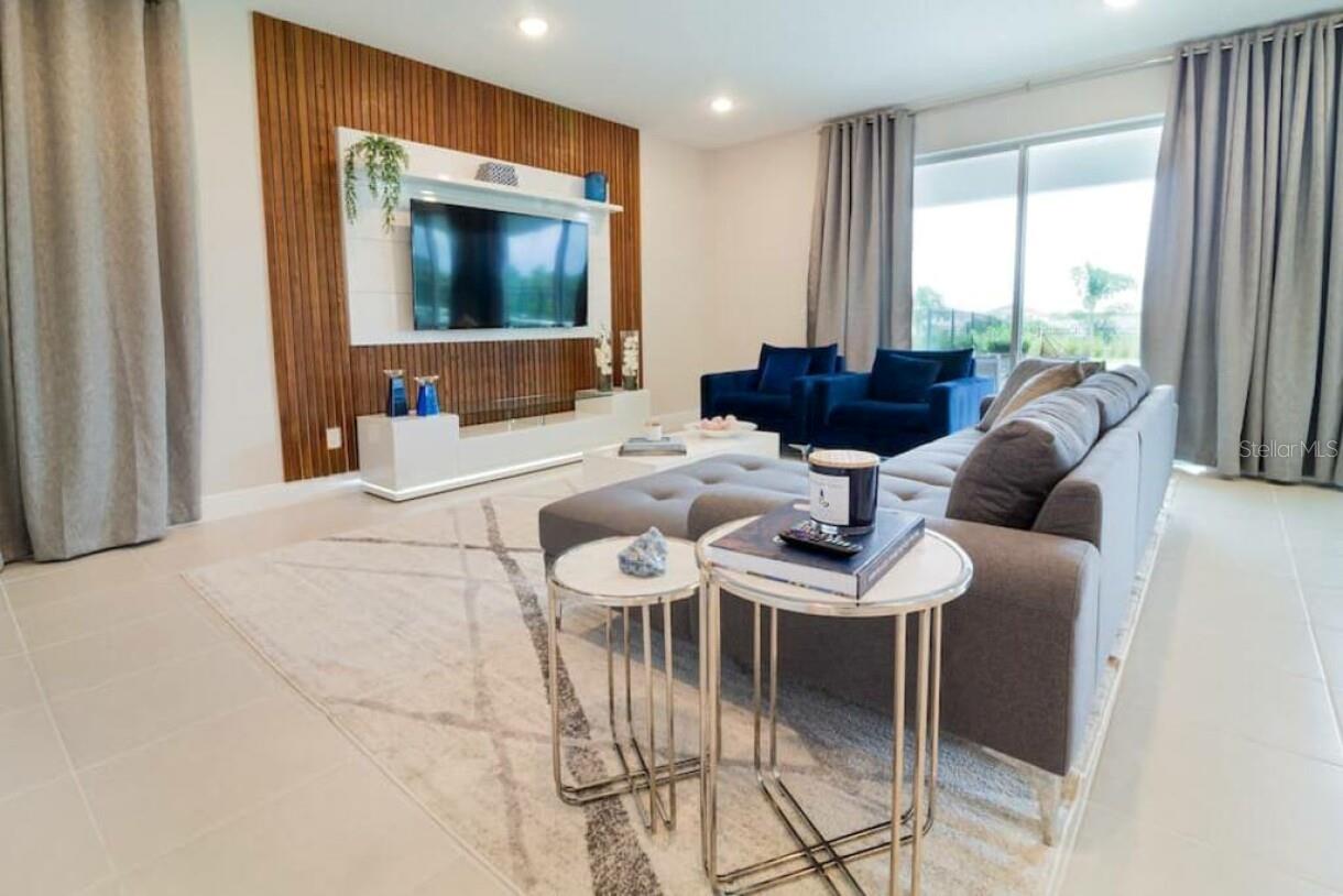 REUNION WEST PH 4 - Residential