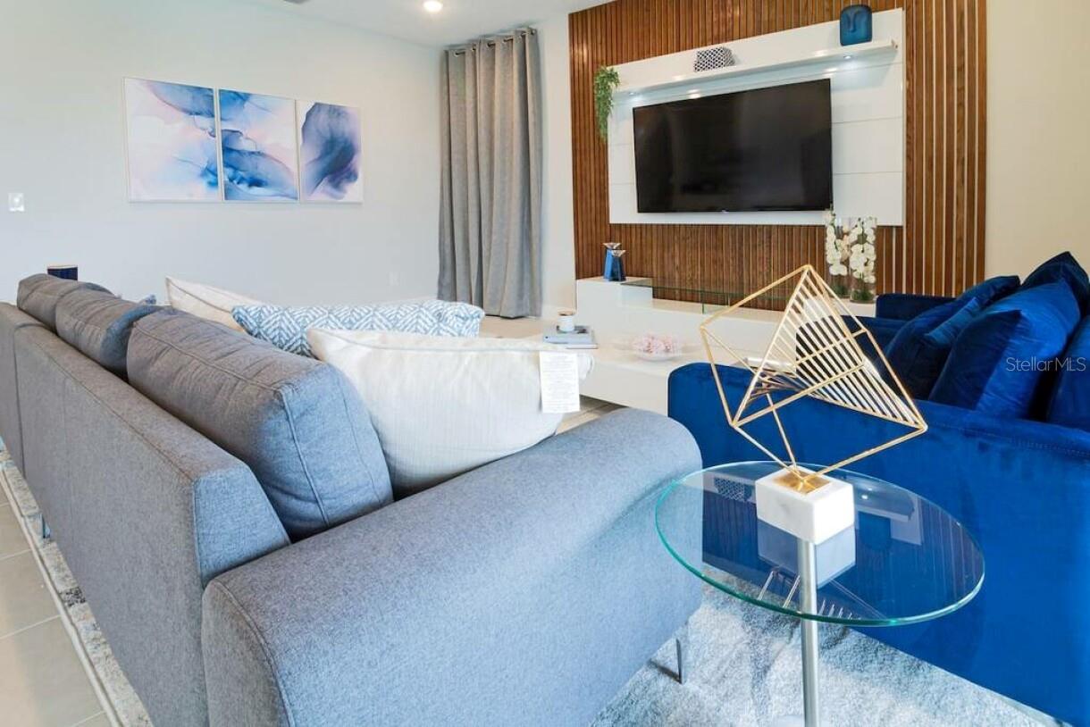 REUNION WEST PH 4 - Residential