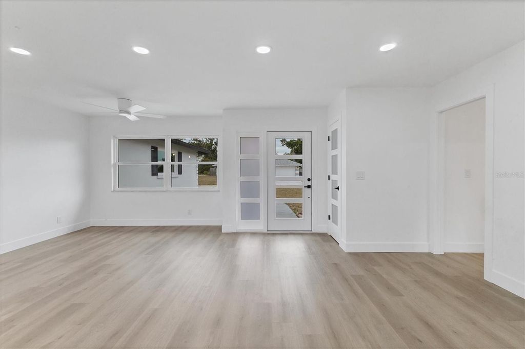 Photo of 218 Alsace Avenue, Venice, FL 34293 (MLS # N6141934)