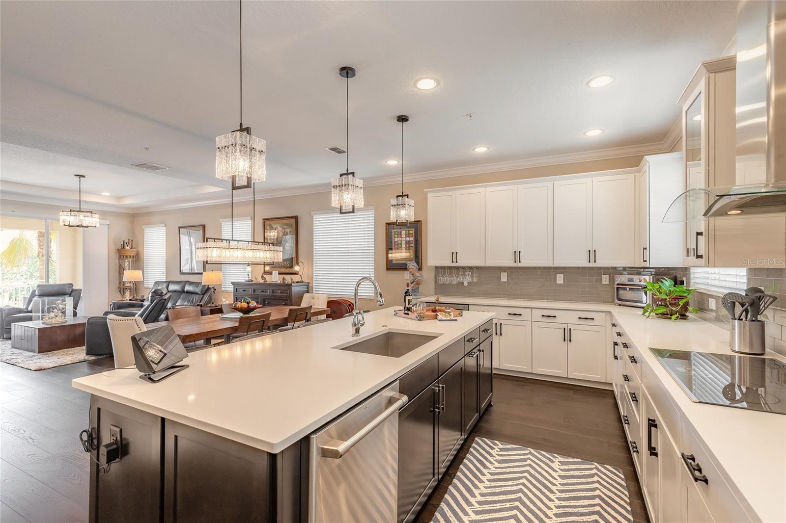 GRANDE OAKS AT HEATHROW - Residential
