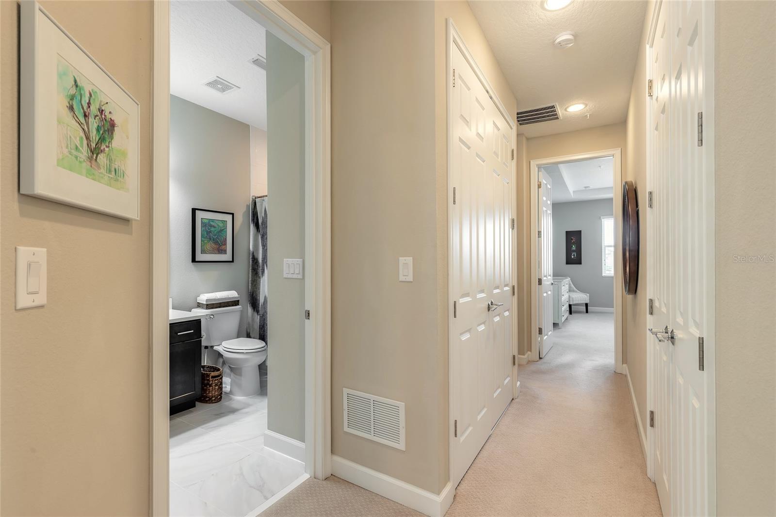 GRANDE OAKS AT HEATHROW - Residential