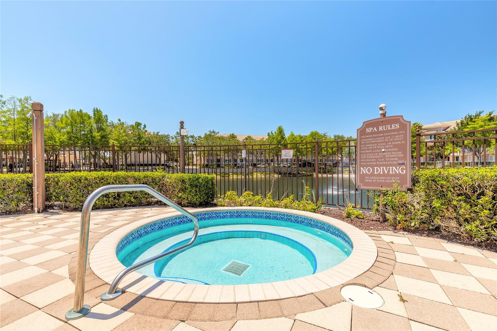 GRANDE OAKS AT HEATHROW - Residential