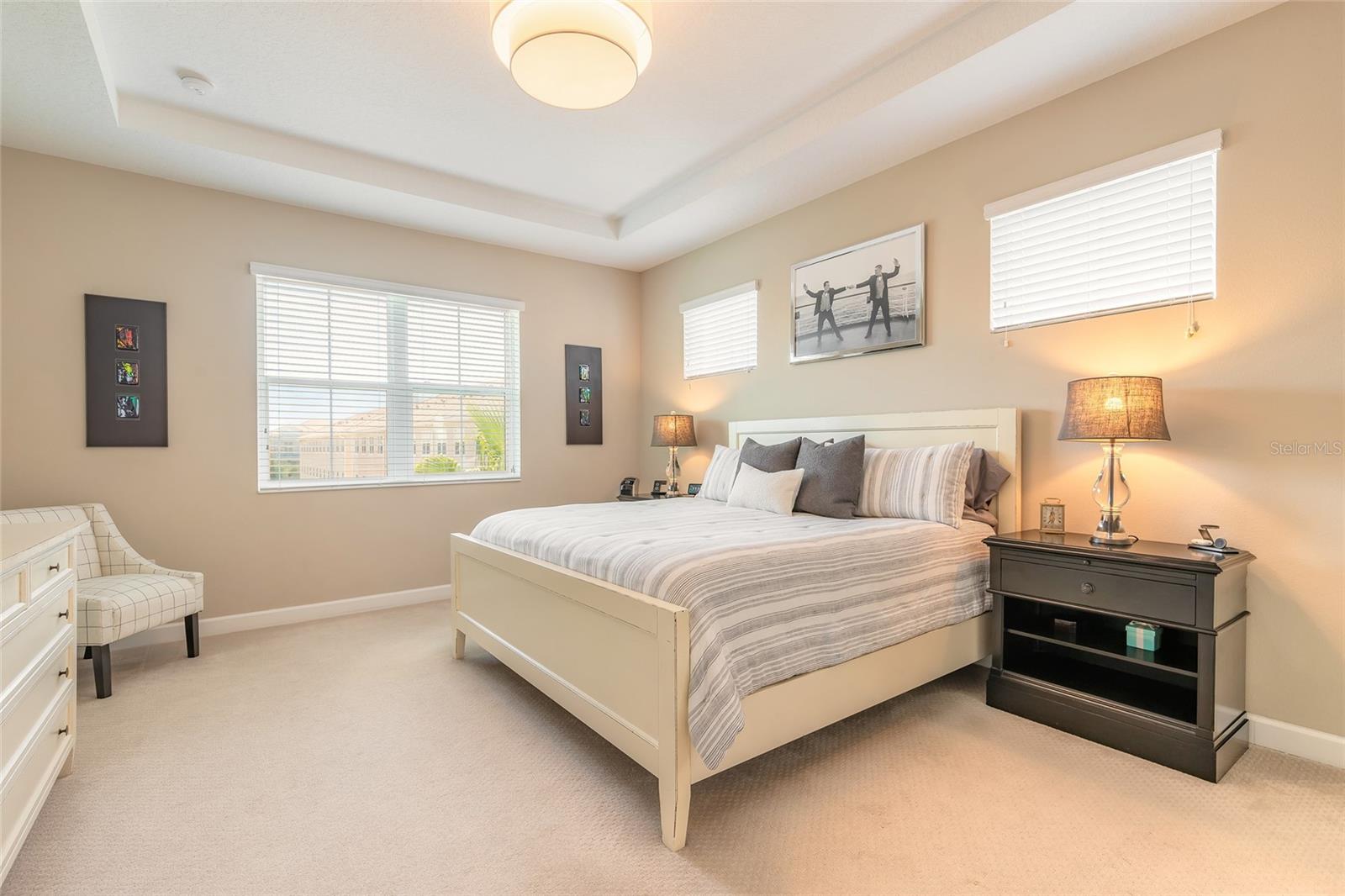 GRANDE OAKS AT HEATHROW - Residential