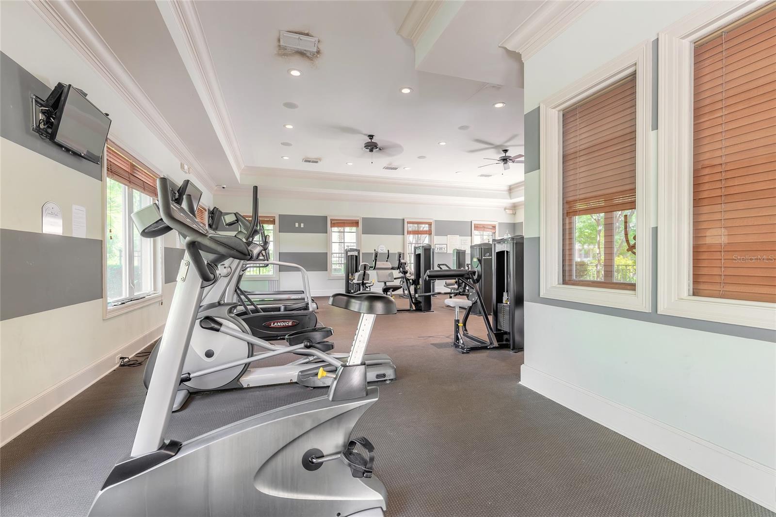 GRANDE OAKS AT HEATHROW - Residential