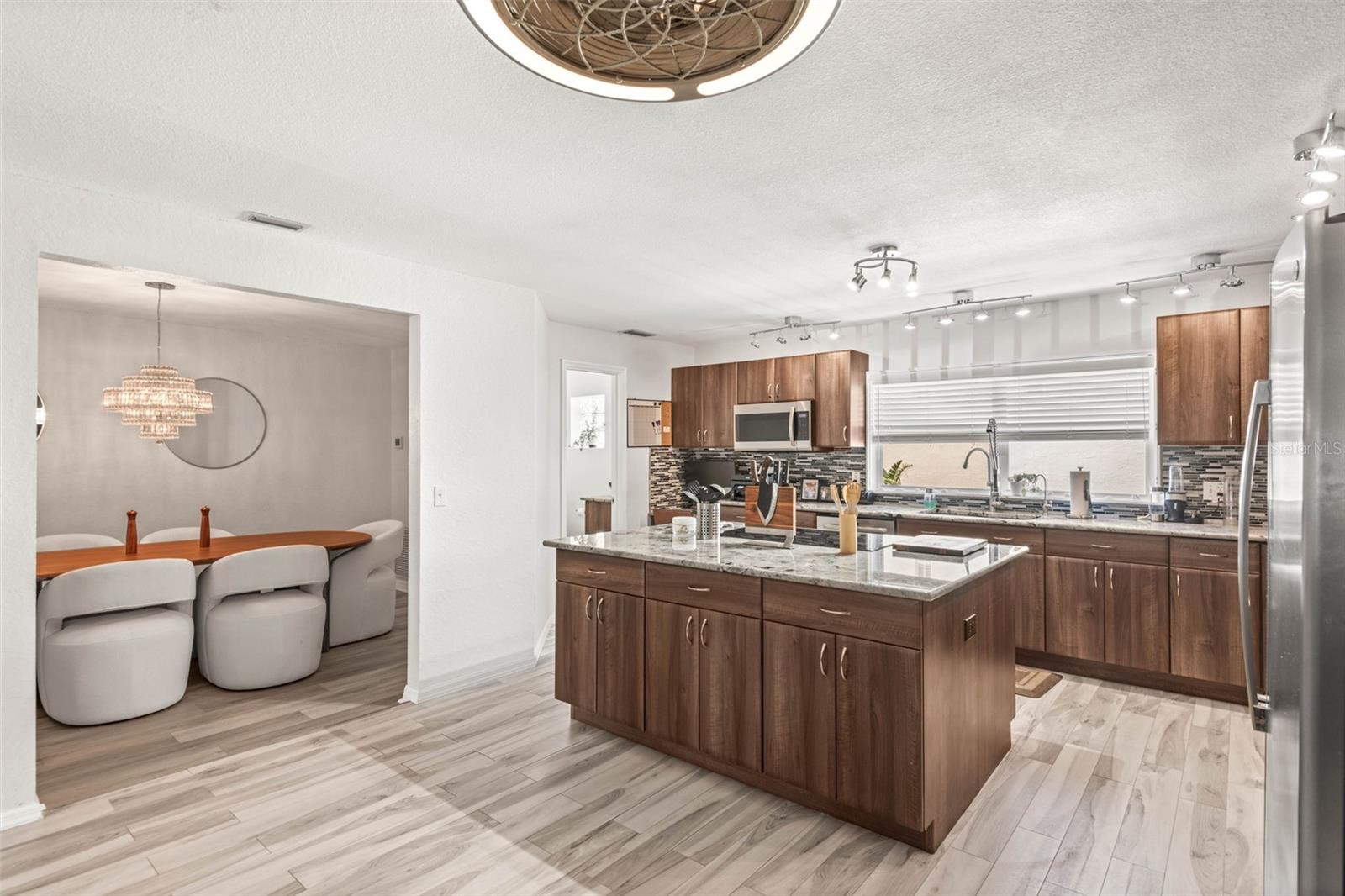 PELICAN ISLE TWNHMS - Residential Lease