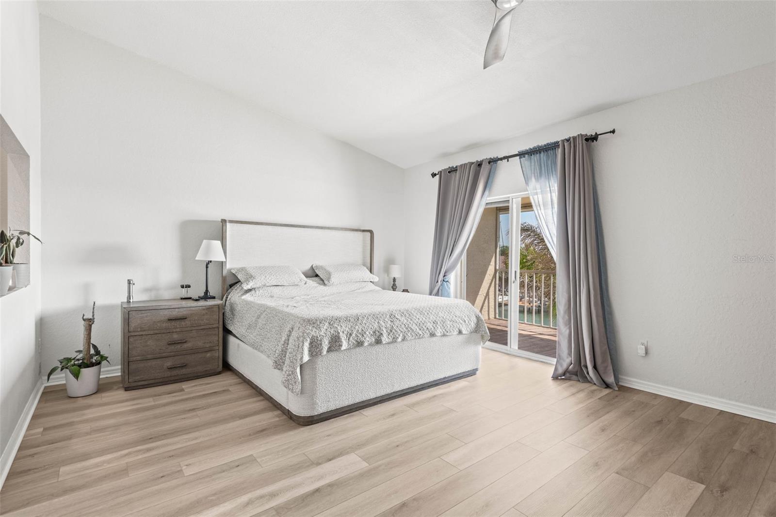 PELICAN ISLE TWNHMS - Residential Lease