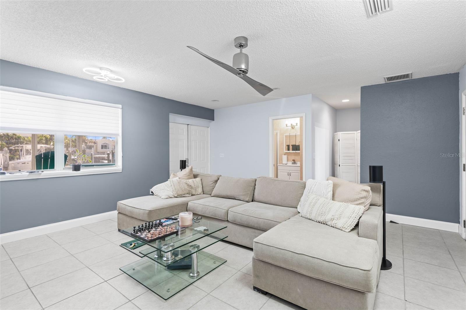 PELICAN ISLE TWNHMS - Residential Lease