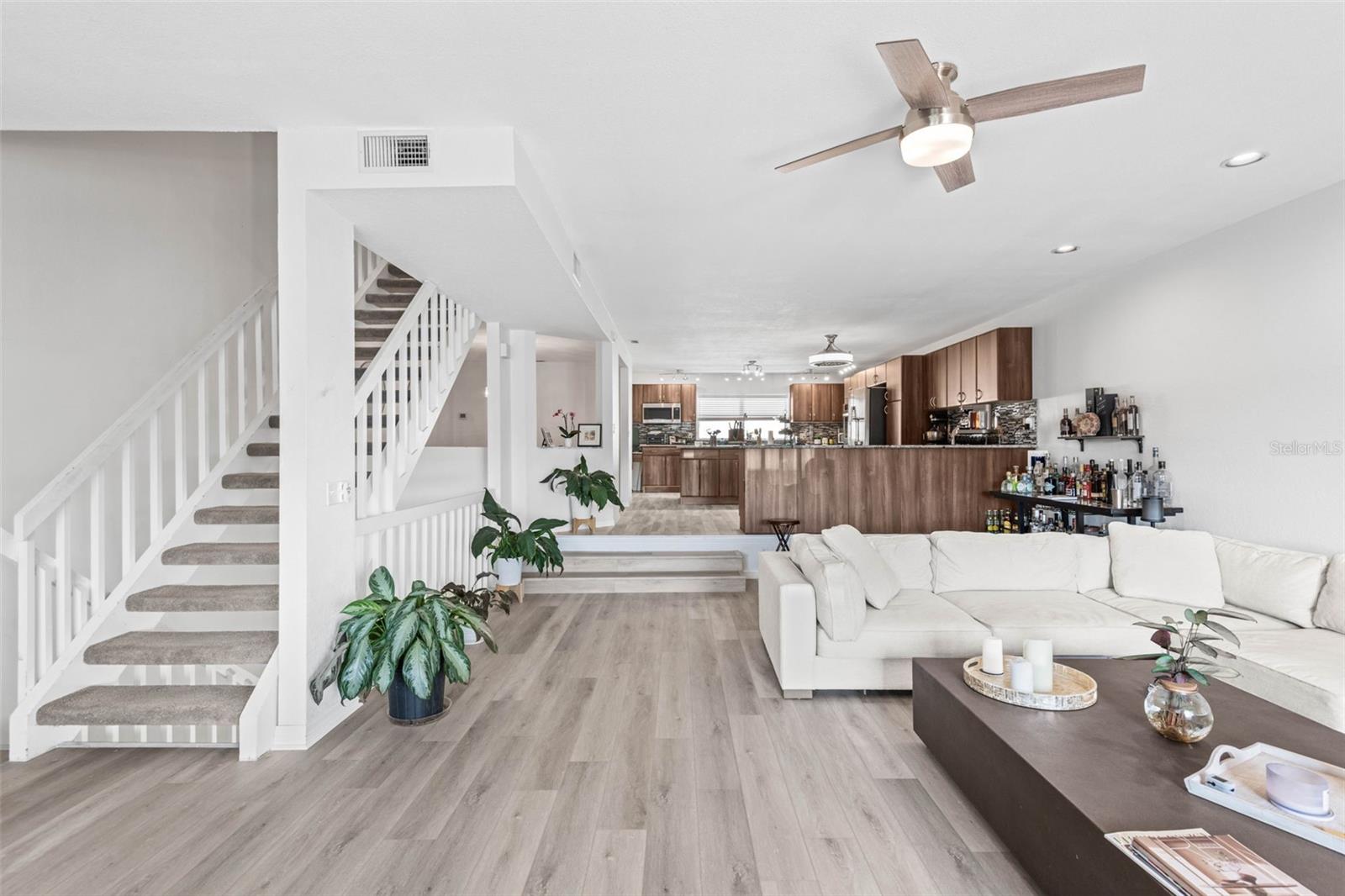 PELICAN ISLE TWNHMS - Residential Lease