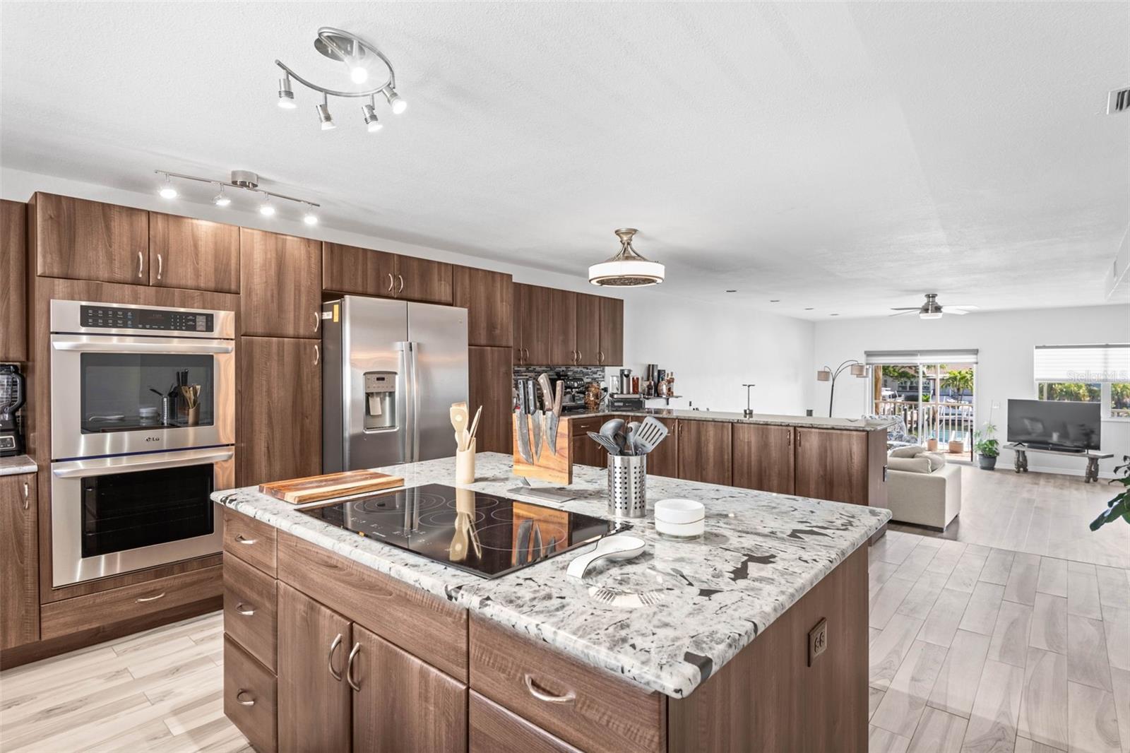 PELICAN ISLE TWNHMS - Residential Lease