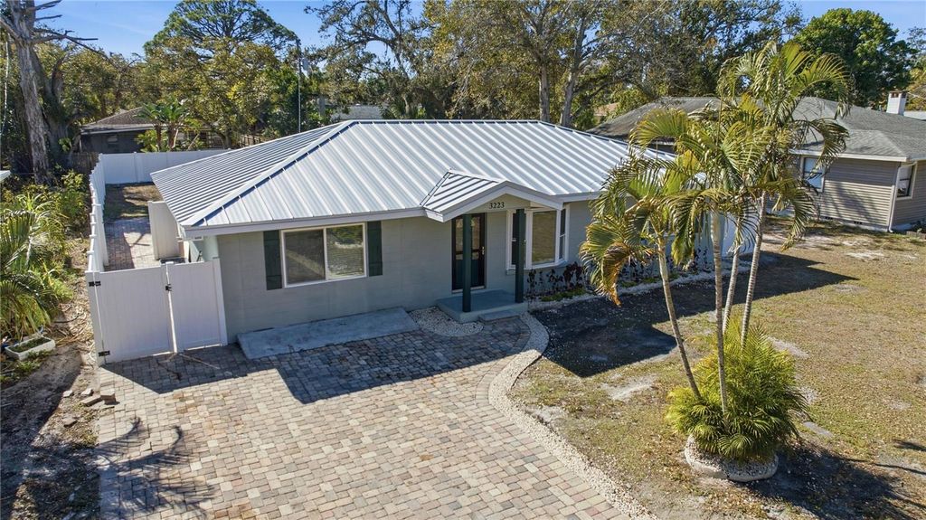 Photo of 3223 1st Avenue W, Bradenton, FL 34205 (MLS # O6385384)