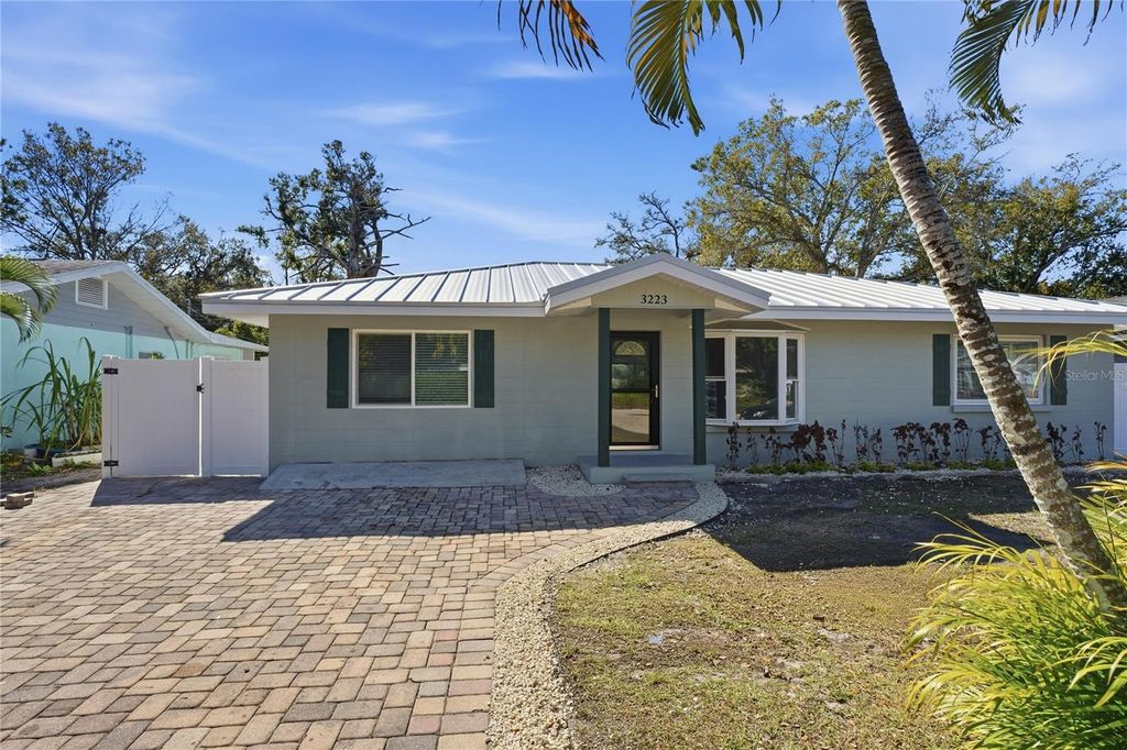 Photo of 3223 1st Avenue W, Bradenton, FL 34205 (MLS # O6385384)