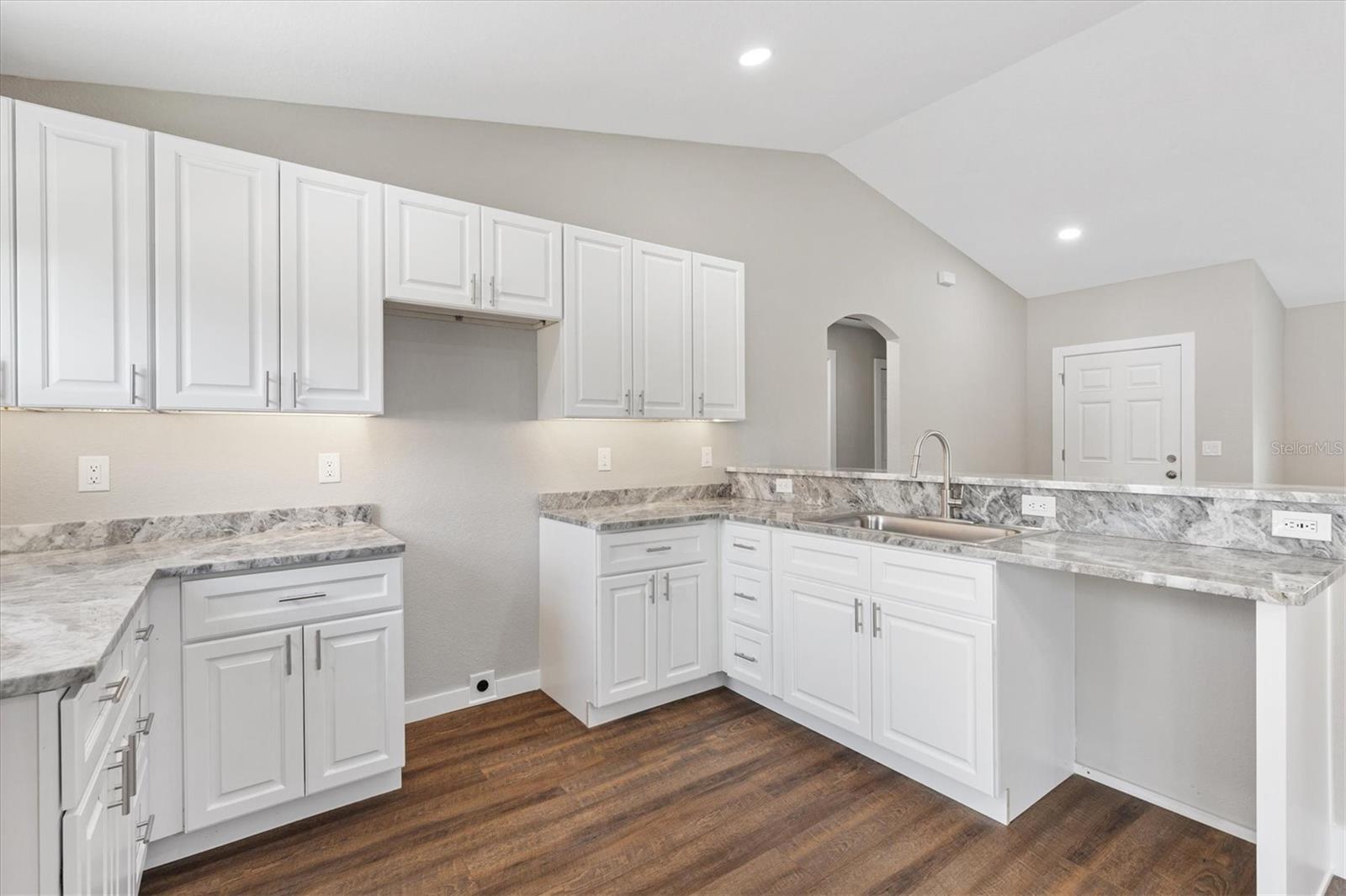 SILVER SPGS SHORES UN 37 - Residential