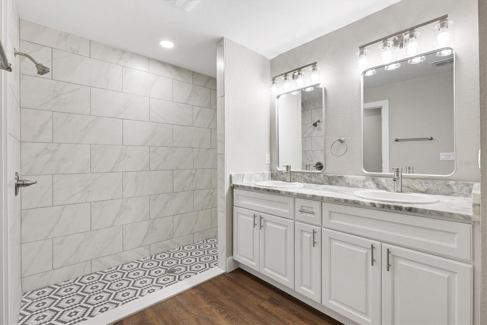 SILVER SPGS SHORES UN 37 - Residential