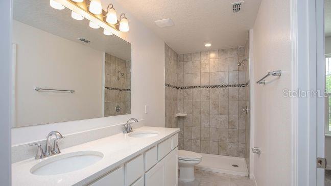 ELEGANT MANOR ESTATES - Residential