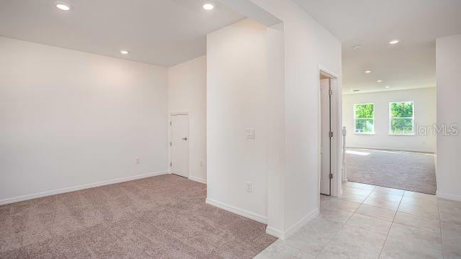 ELEGANT MANOR ESTATES - Residential