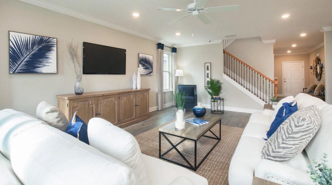 ELEGANT MANOR ESTATES - Residential