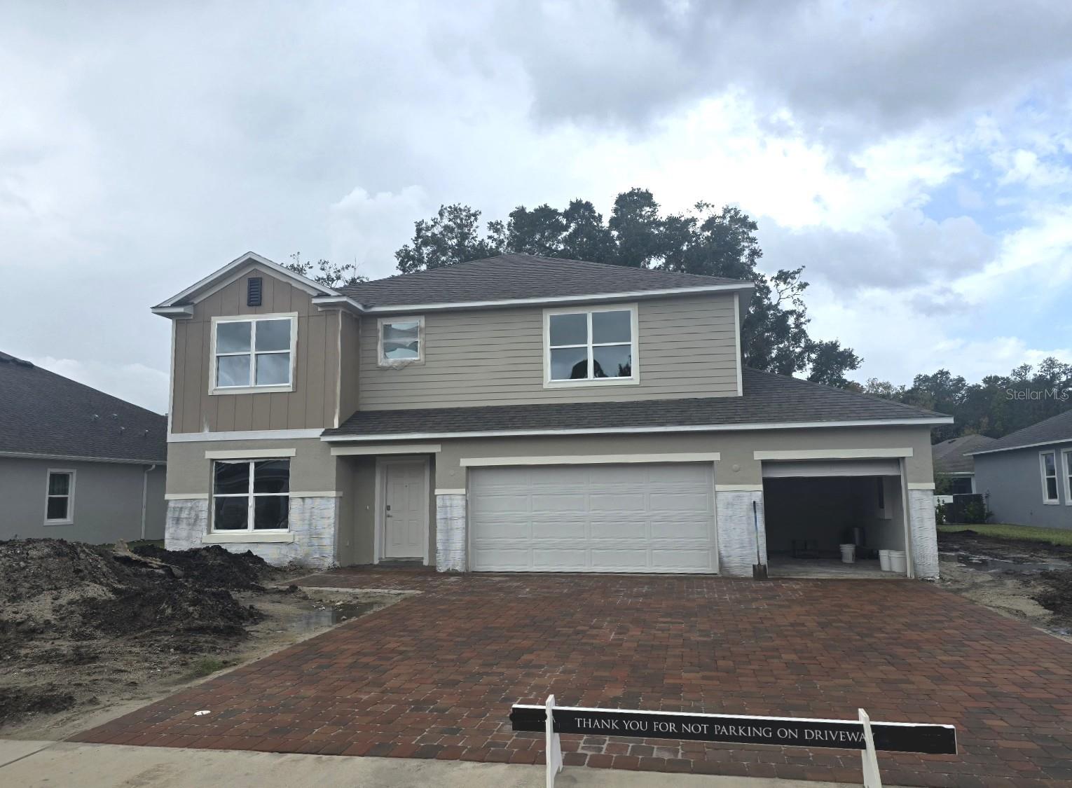 ELEGANT MANOR ESTATES - Residential