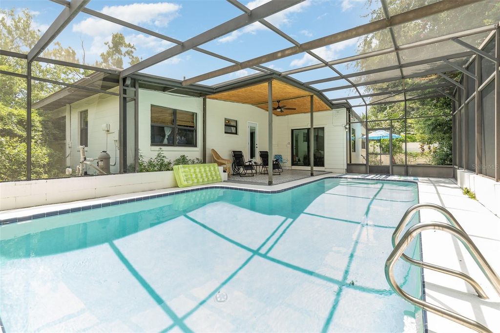 Photo of 2721 E Marks Street, Orlando, FL 32803 (MLS # O6374453)