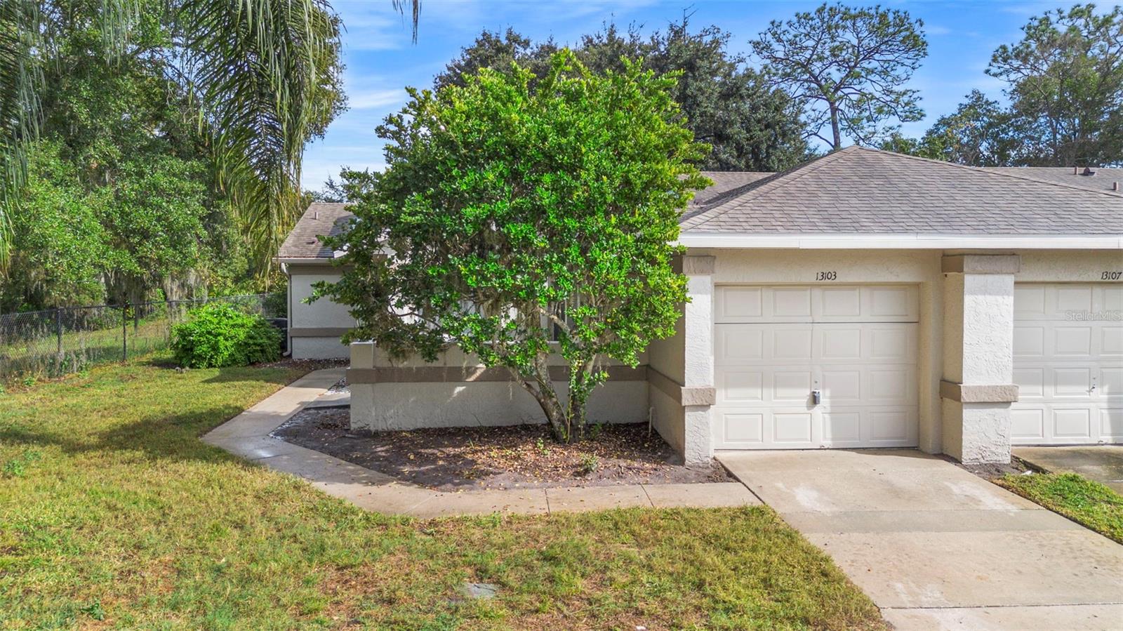 CLUB COURTS AT MEADOW WOOD PHASE 1 27/29 LOT 15 - Residential