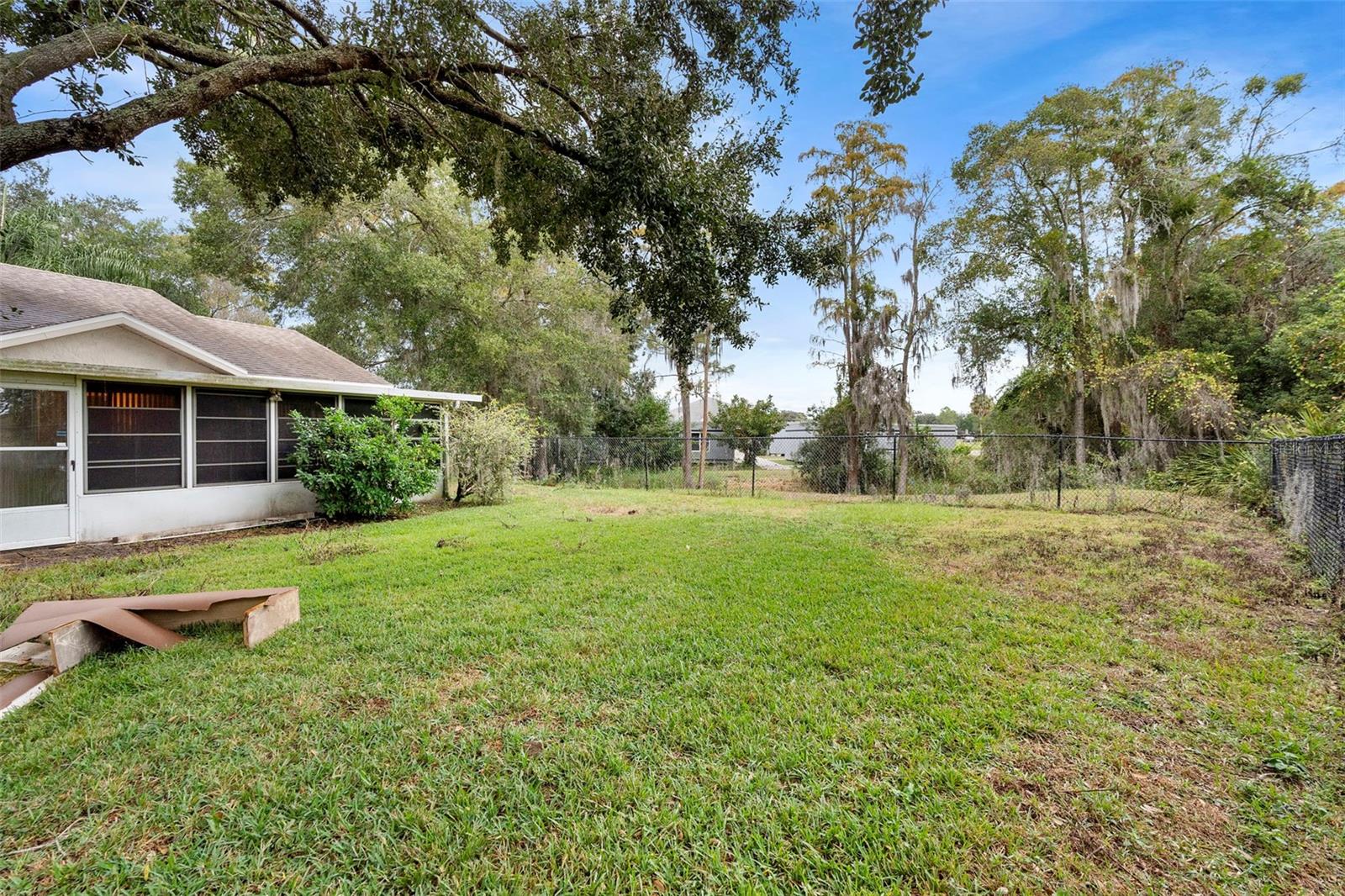 CLUB COURTS AT MEADOW WOOD PHASE 1 27/29 LOT 15 - Residential