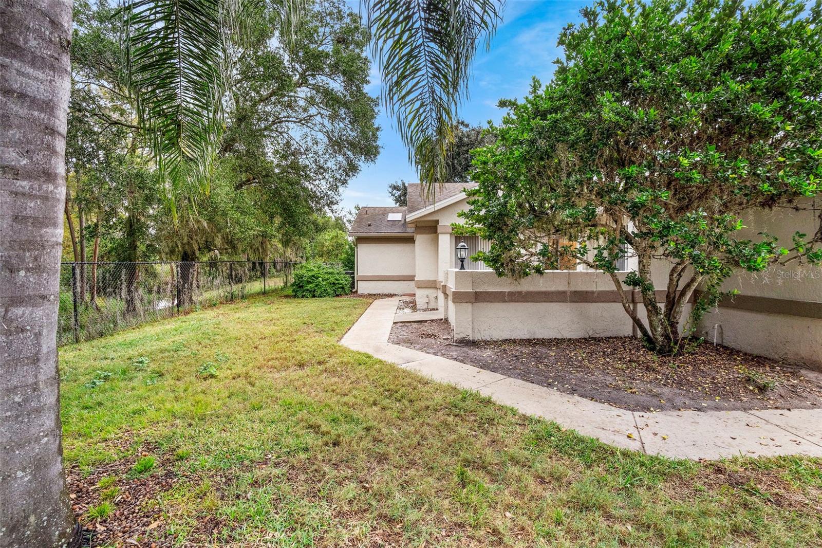 CLUB COURTS AT MEADOW WOOD PHASE 1 27/29 LOT 15 - Residential