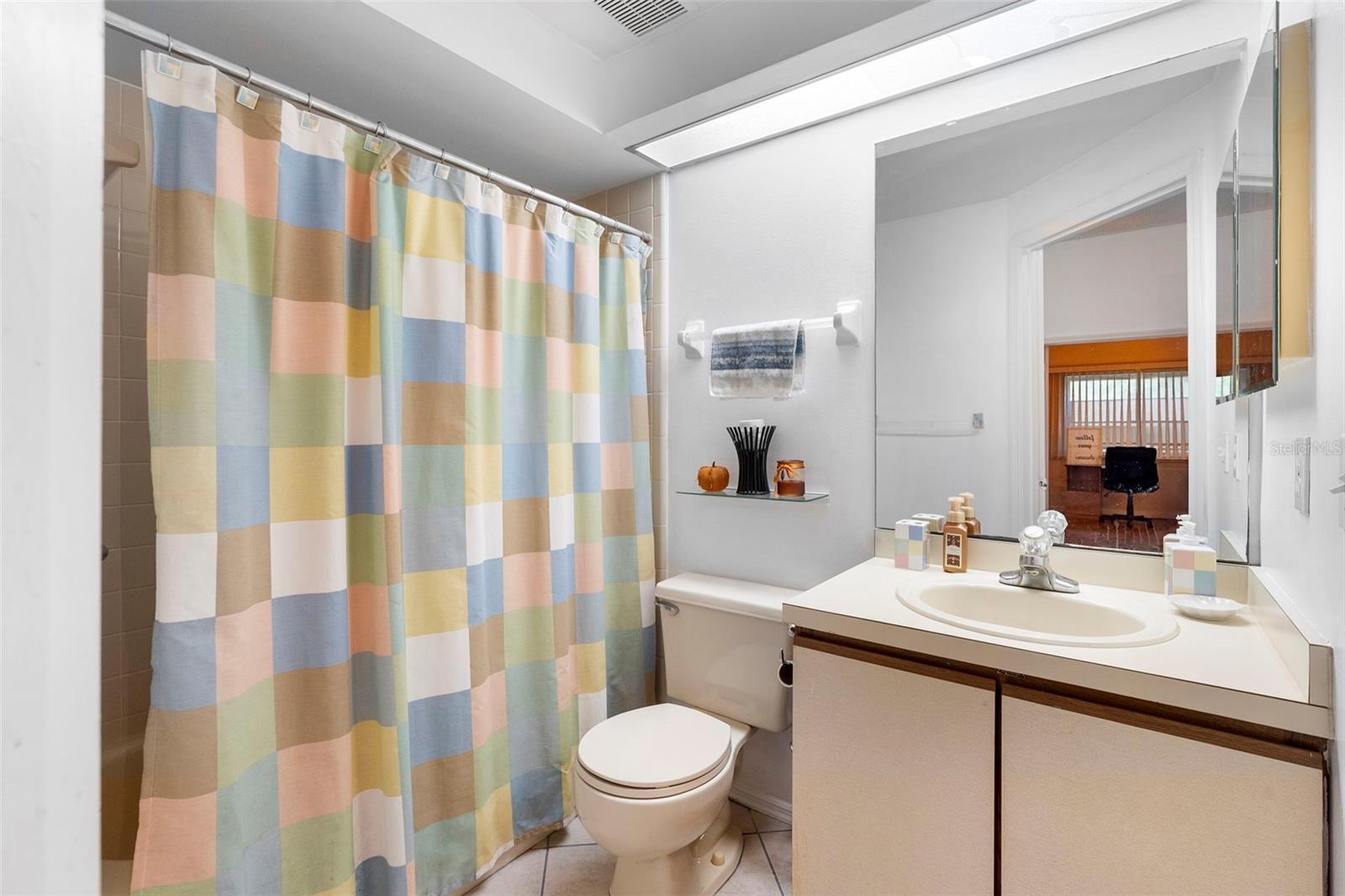 CLUB COURTS AT MEADOW WOOD PHASE 1 27/29 LOT 15 - Residential