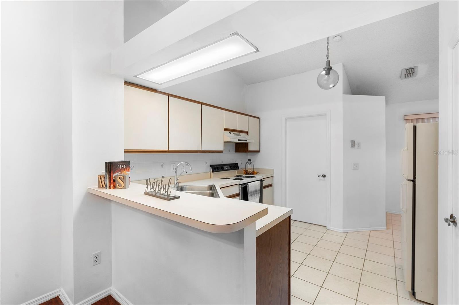 CLUB COURTS AT MEADOW WOOD PHASE 1 27/29 LOT 15 - Residential