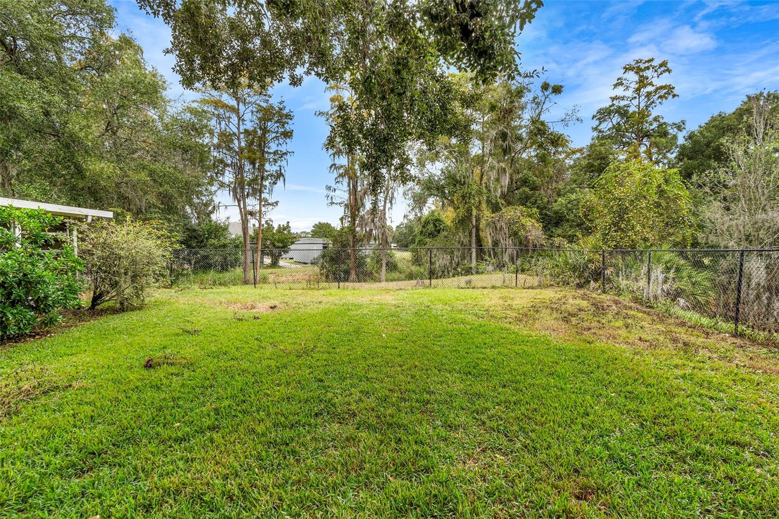 CLUB COURTS AT MEADOW WOOD PHASE 1 27/29 LOT 15 - Residential