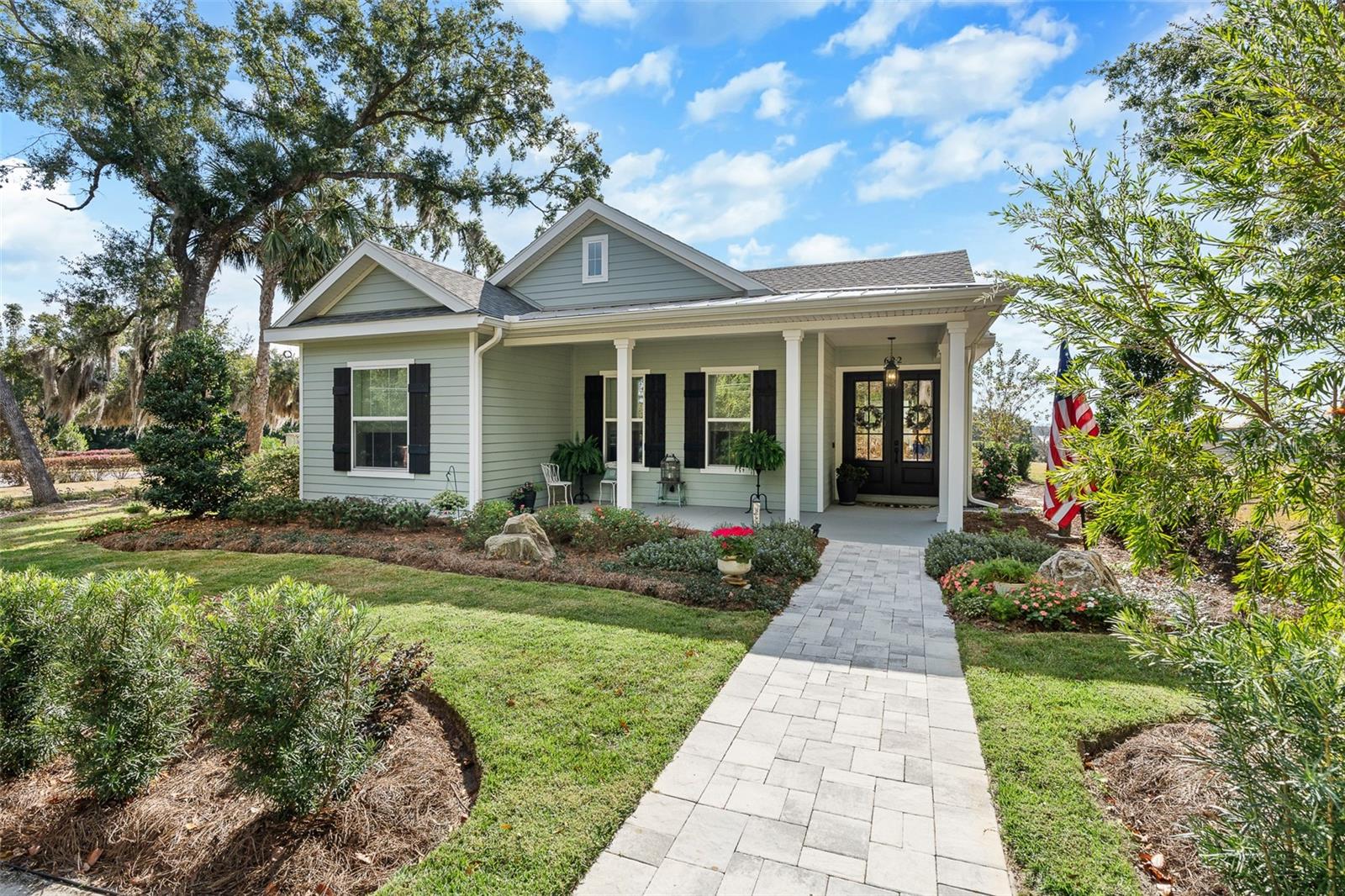 THE COTTAGES ON 11TH - Residential