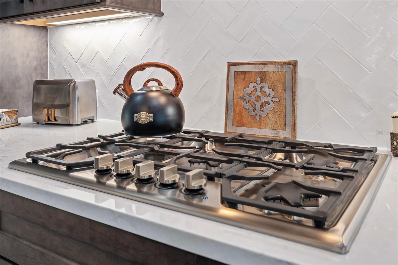 THE COTTAGES ON 11TH - Residential