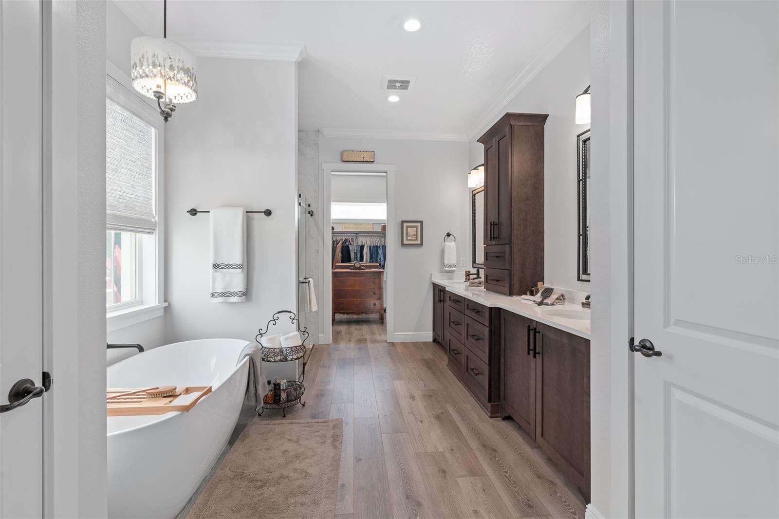 THE COTTAGES ON 11TH - Residential