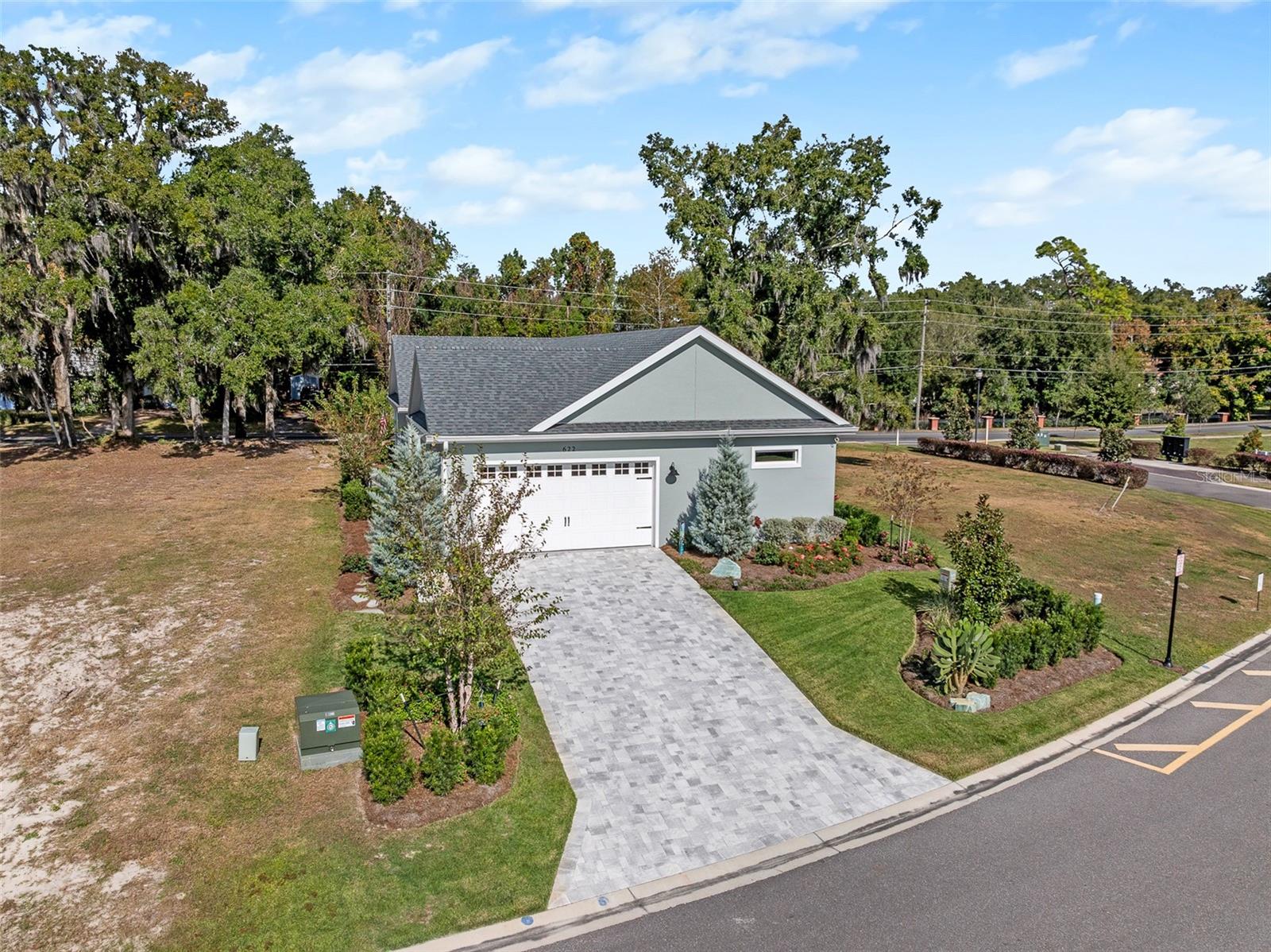 THE COTTAGES ON 11TH - Residential