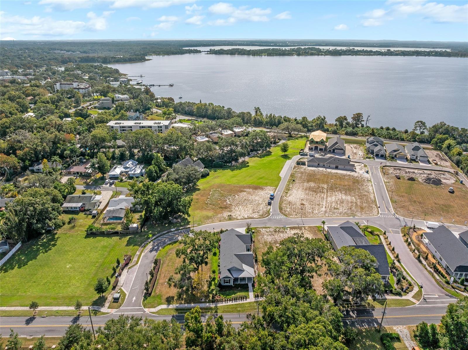THE COTTAGES ON 11TH - Residential