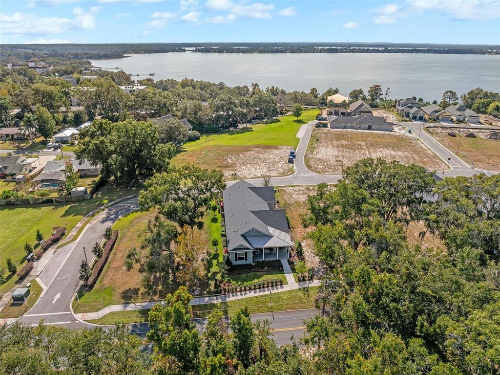 Photo of 622 W 11th Avenue, Mount Dora, FL 32757 (MLS # FC315993)