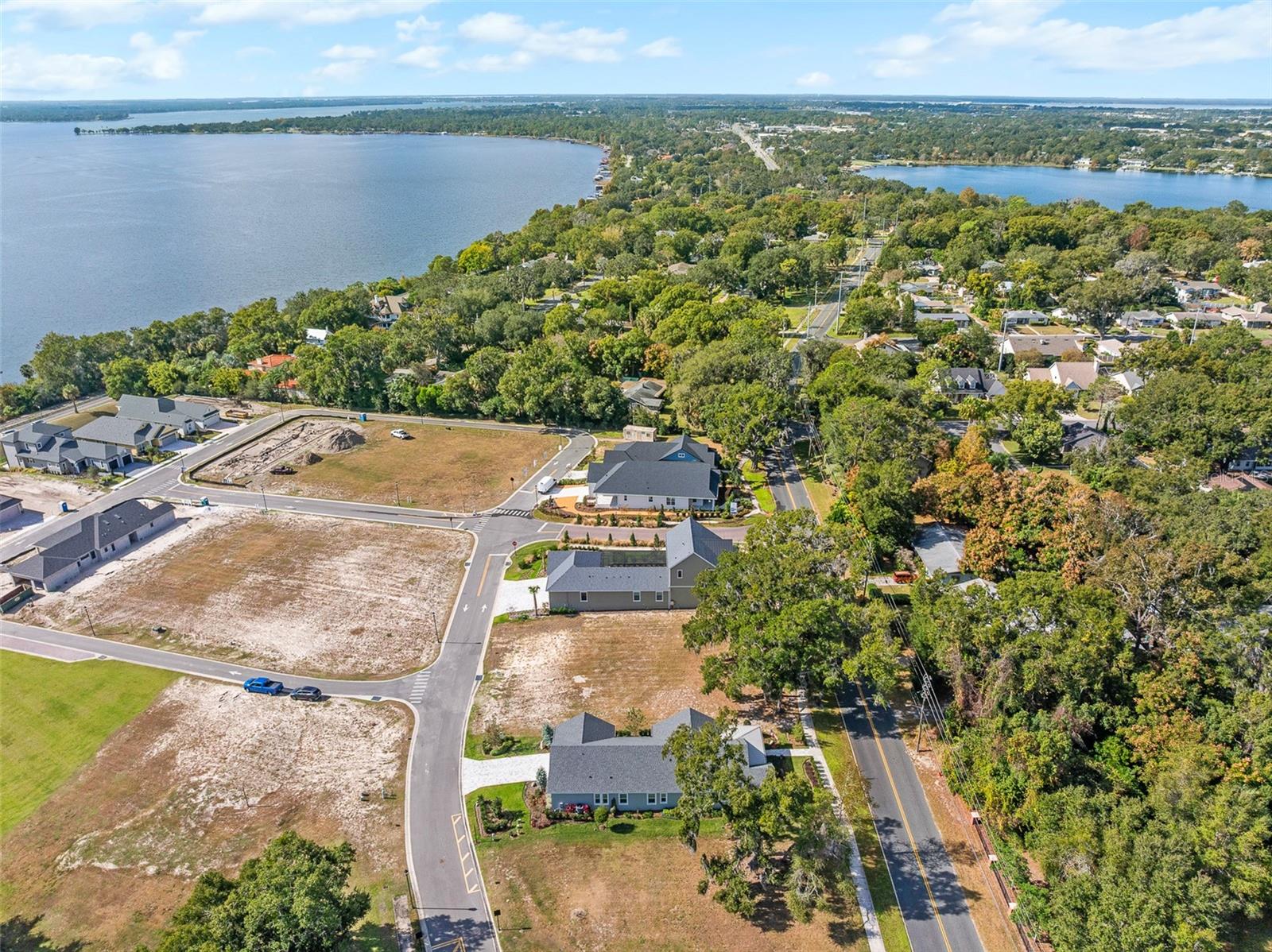 THE COTTAGES ON 11TH - Residential