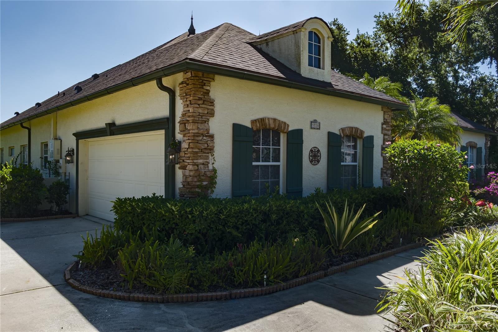 OAK CREEK - Residential