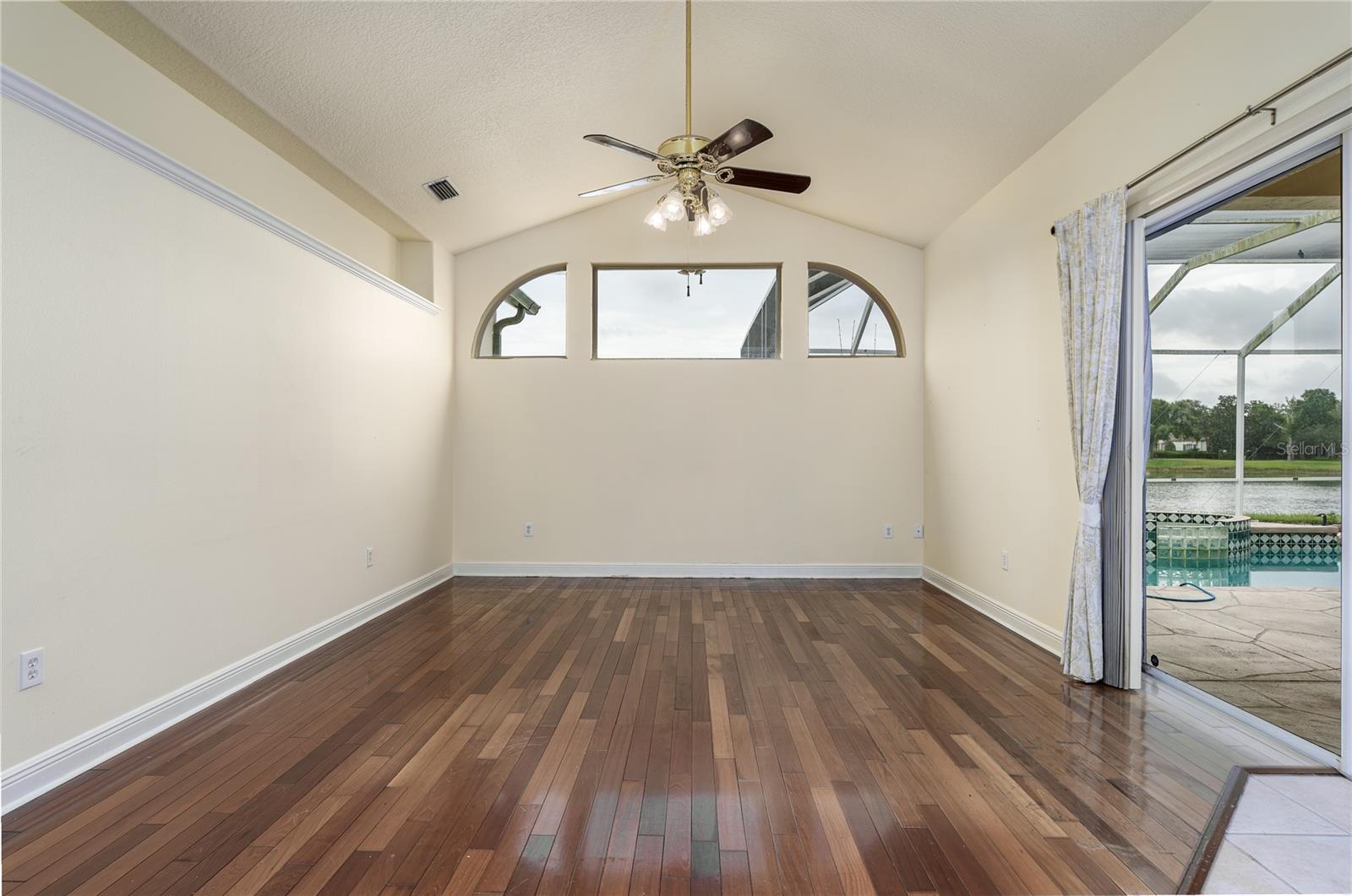 OAK CREEK - Residential