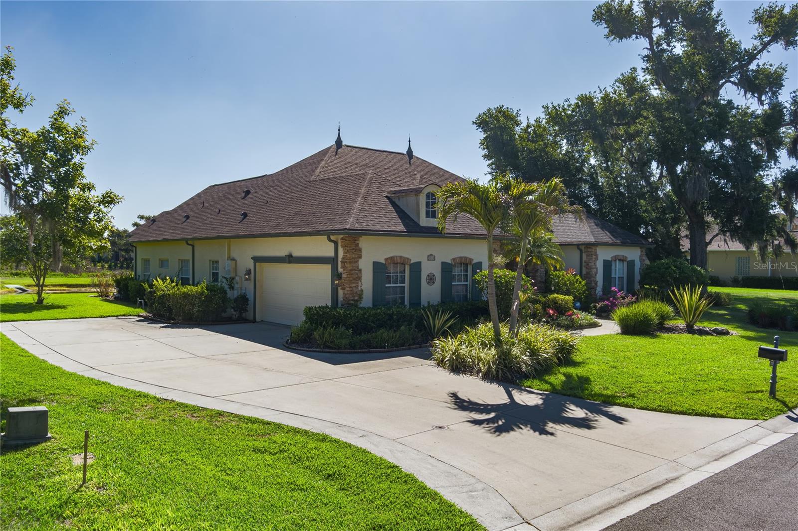 OAK CREEK - Residential