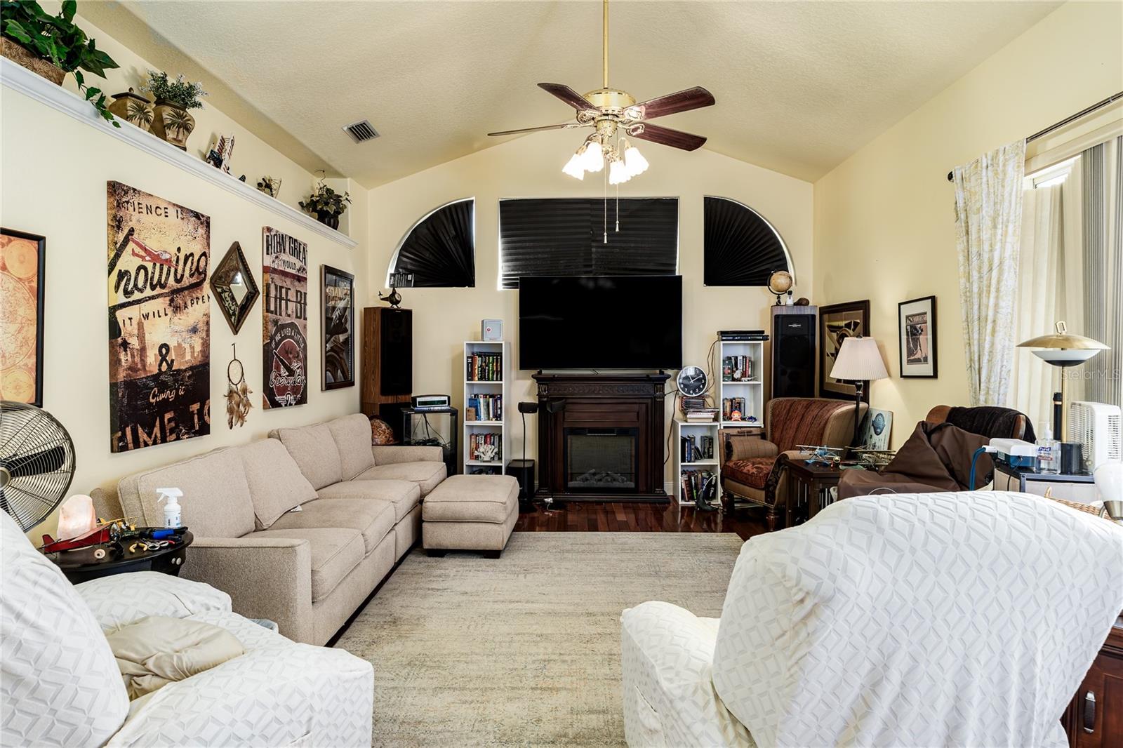 OAK CREEK - Residential