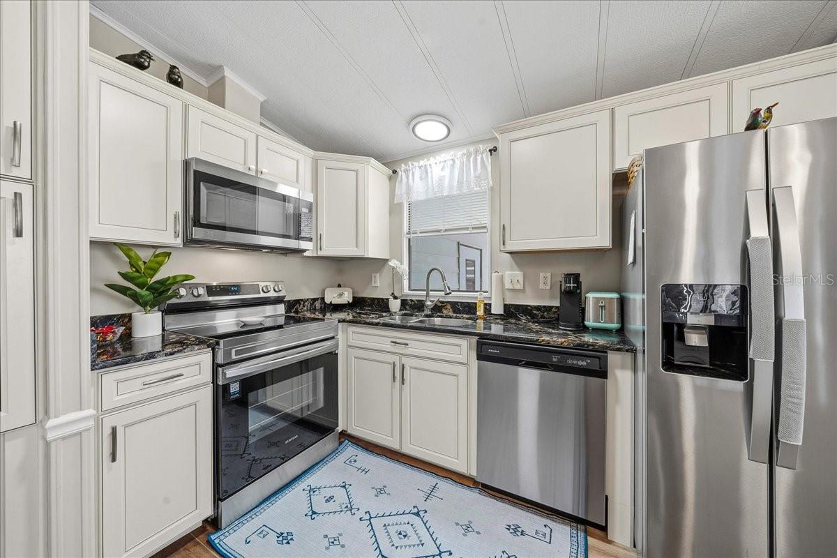 LADY LAKE ORANGE BLOSSOM GARDENS UNIT 06 - Residential