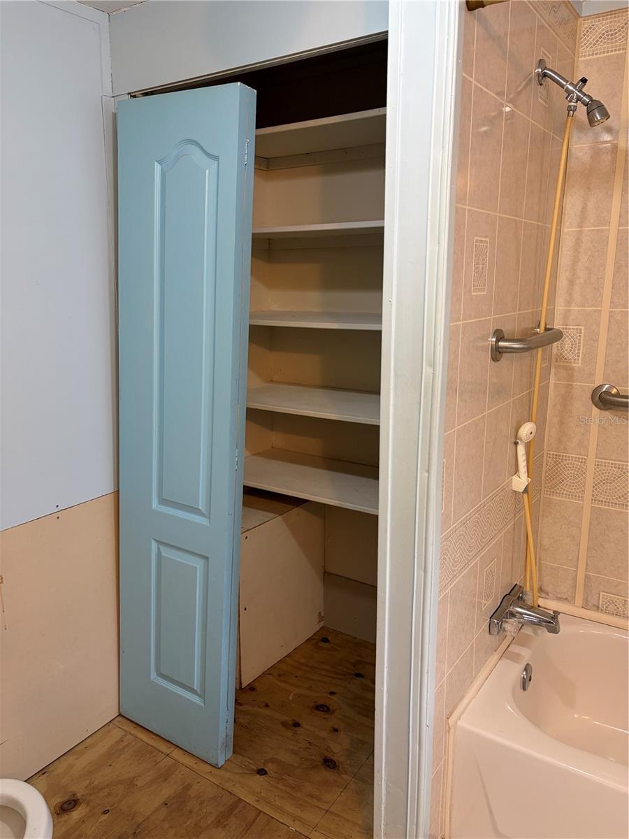 WINDING WATERS - Residential