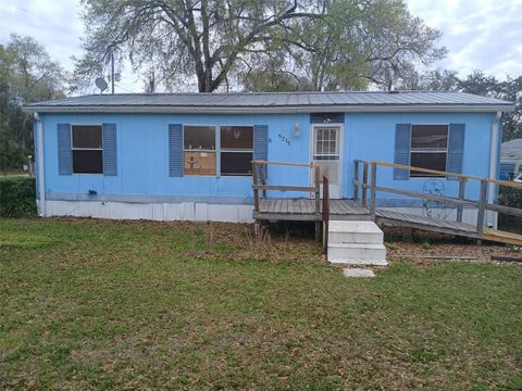 Photo of 5215 SE 184 Th Terrace, Ocklawaha, FL 32179 (MLS # TB8486909)