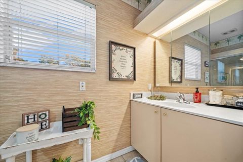 Tiny photo for 434 SW 14th Street #A, Ocala, FL 34471 (MLS # OM720463)