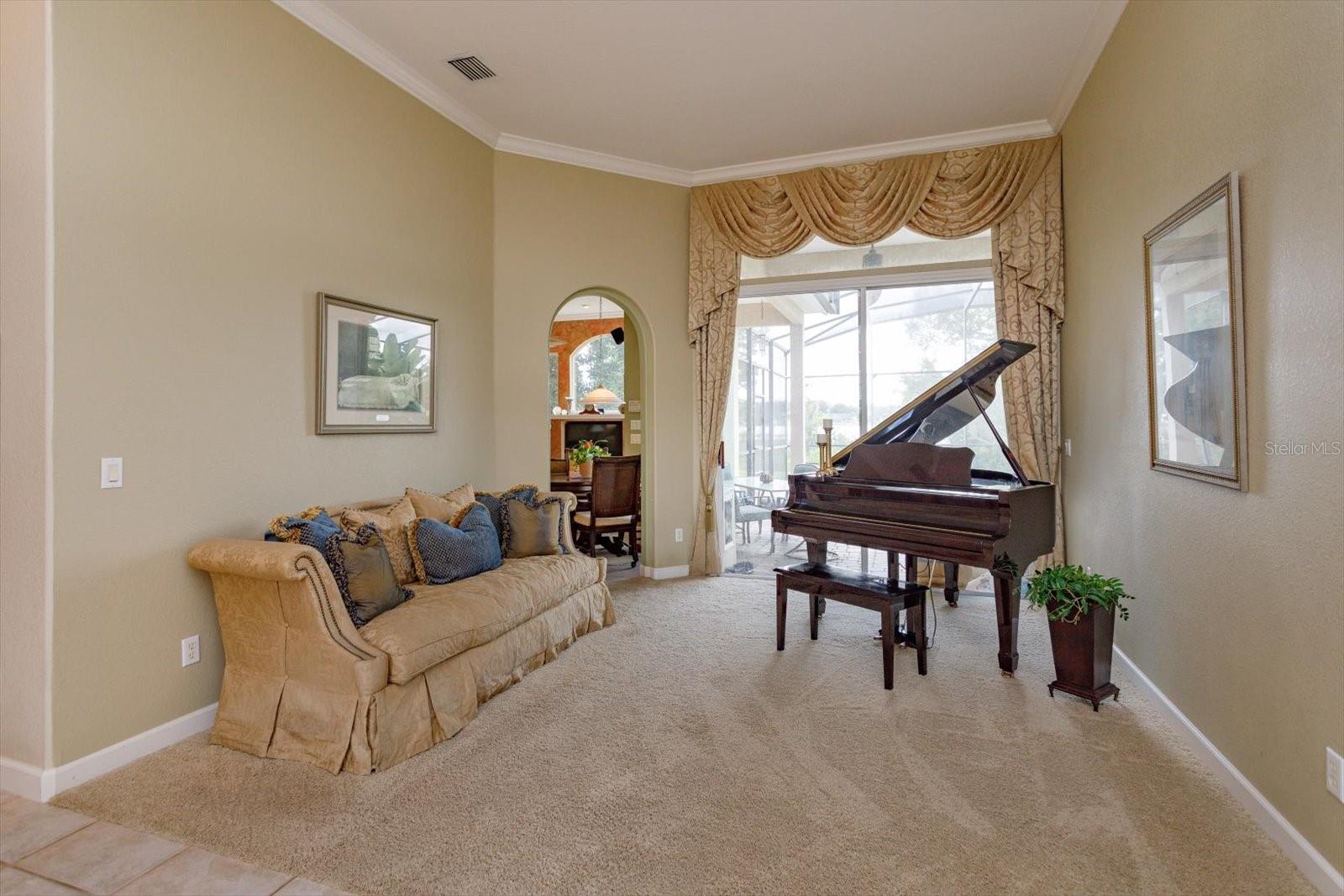 SUNSET LAKES - Residential