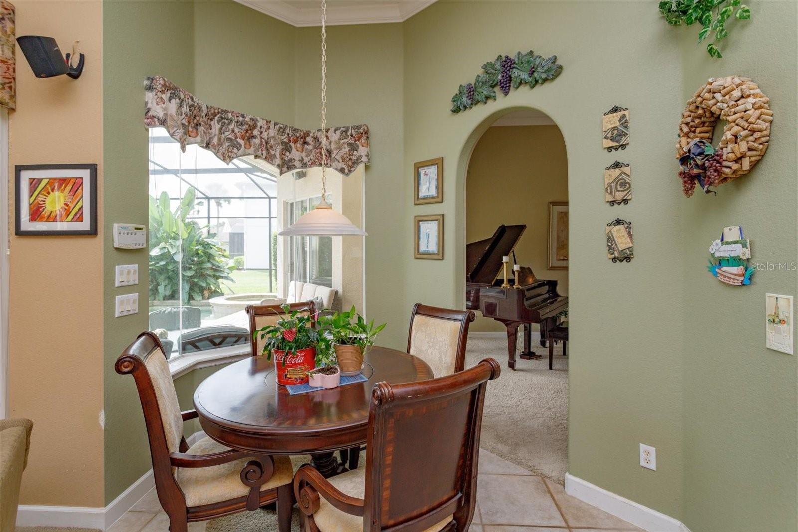 SUNSET LAKES - Residential