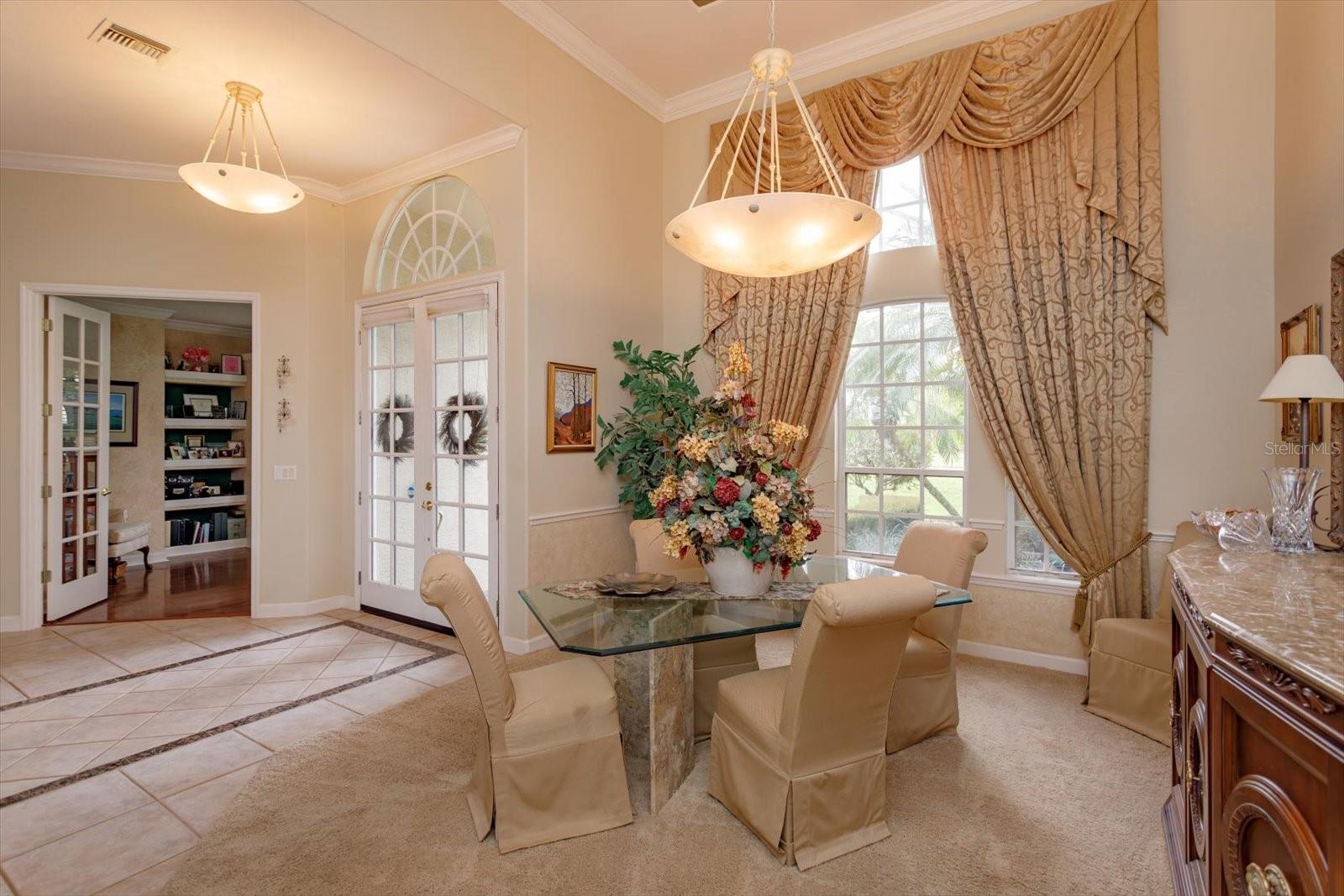 SUNSET LAKES - Residential