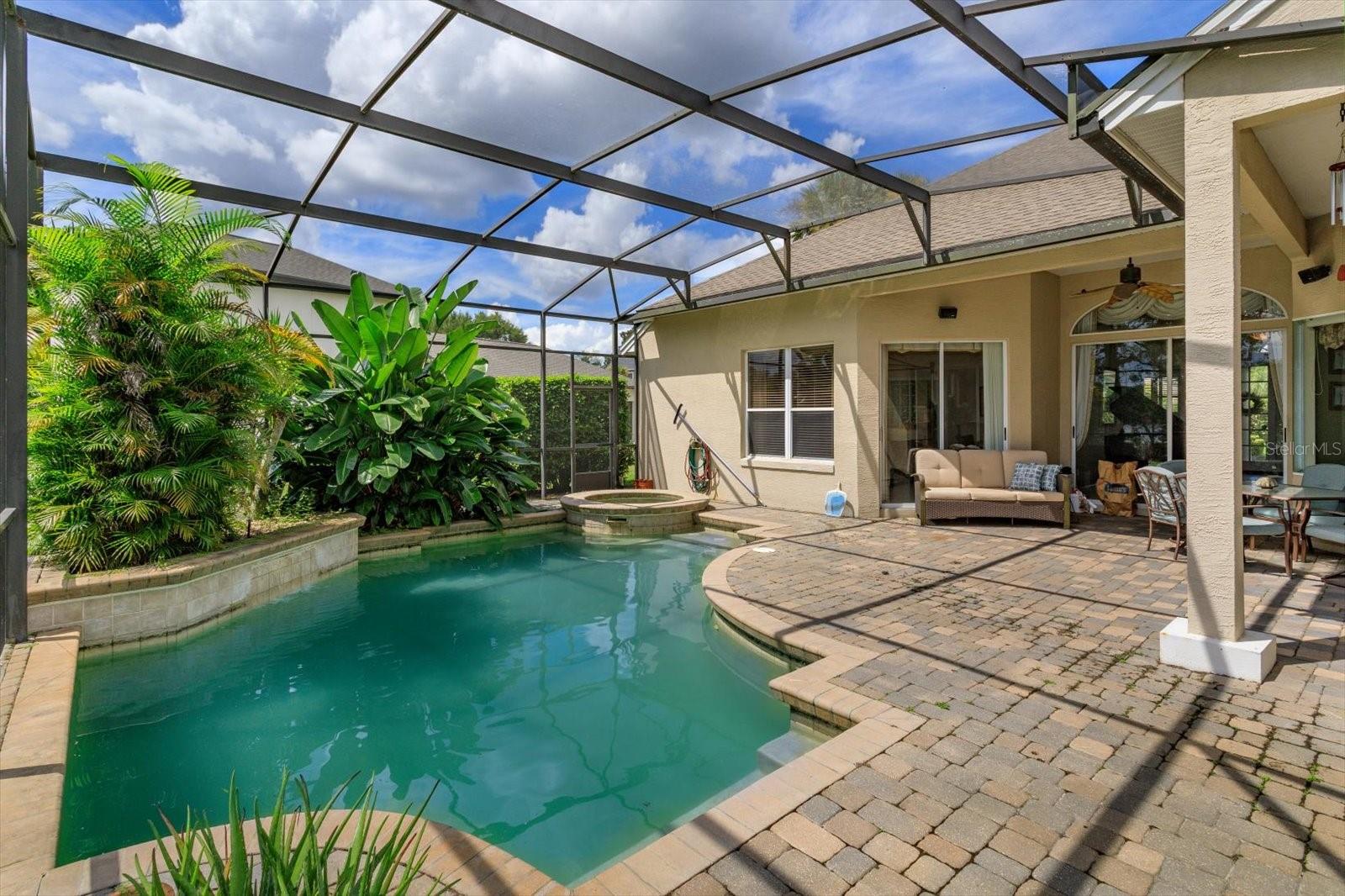 SUNSET LAKES - Residential
