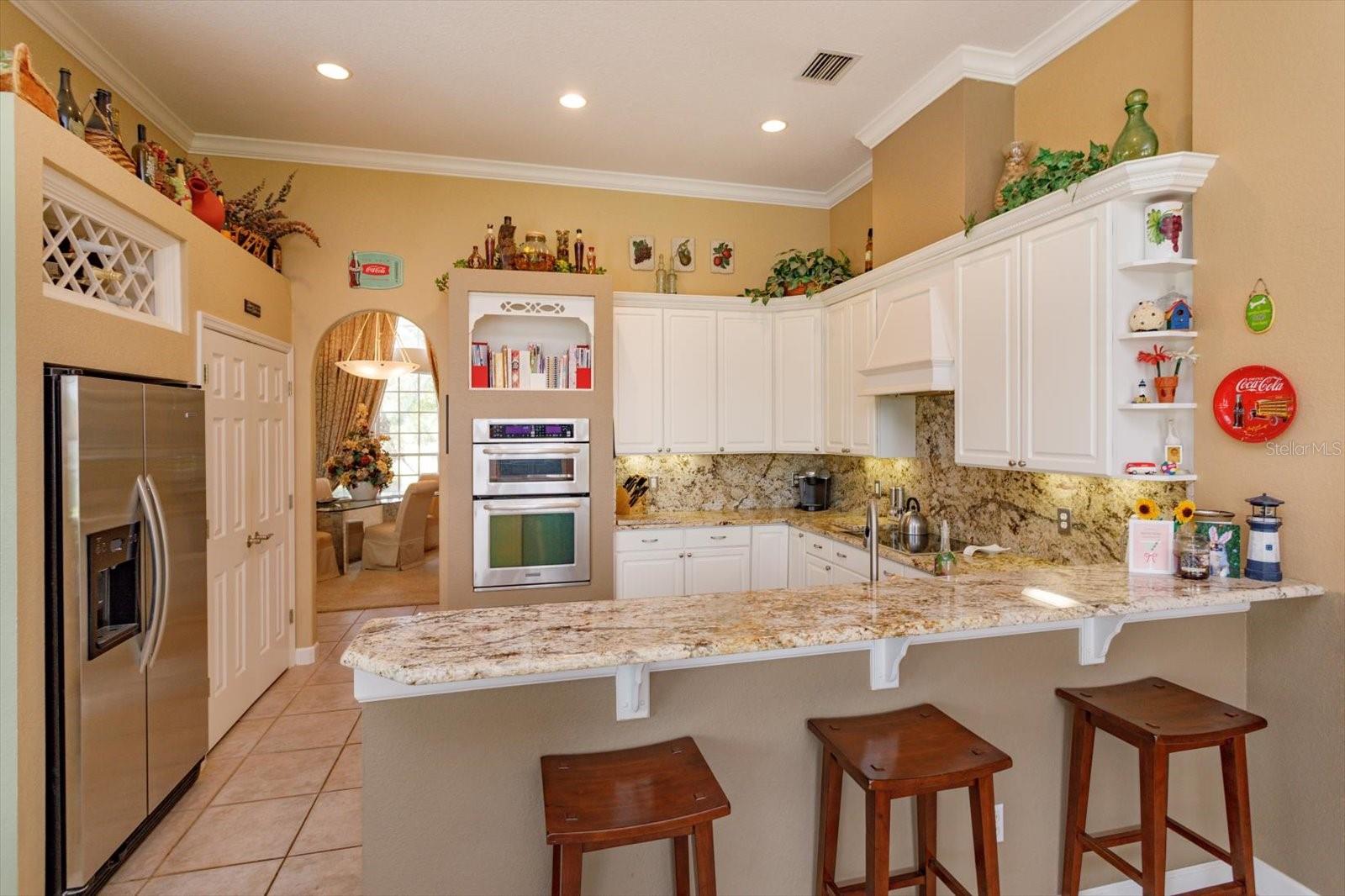 SUNSET LAKES - Residential